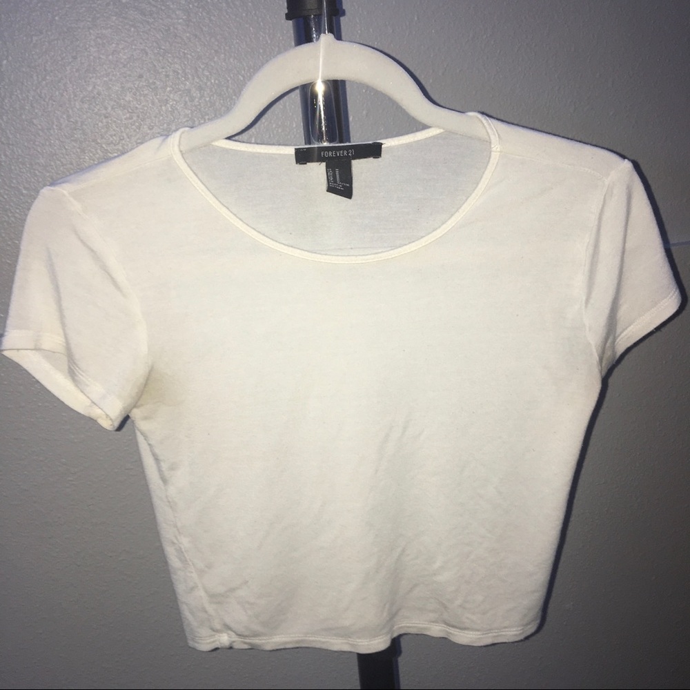 MM22 - White Crop Top